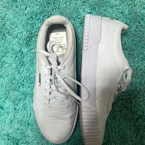 Puma womens shoe white size 10